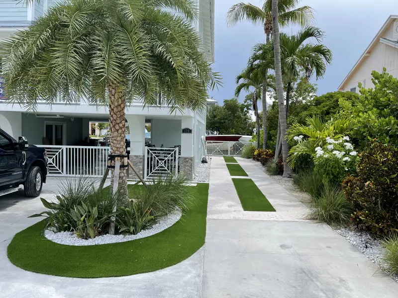 Finished: canal-front lawn in Lower Matecumbe Key, FL, photo 5 of 8