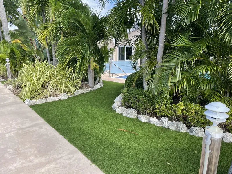 Finished: resort lawn & pool in Marathon, FL, photo 9 of 9