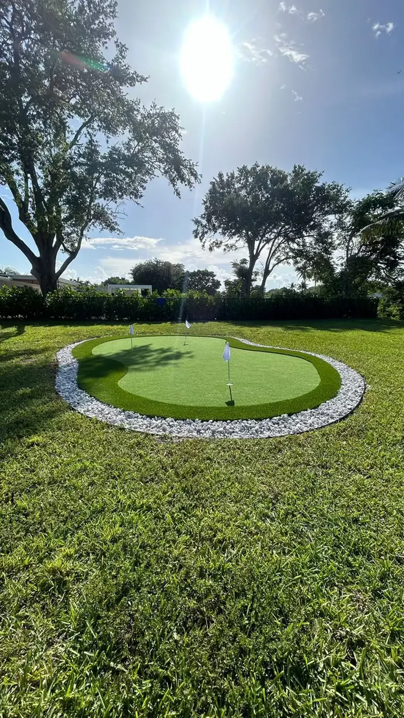 Finished: oval island putting green in South Florida, photo 2 of 3