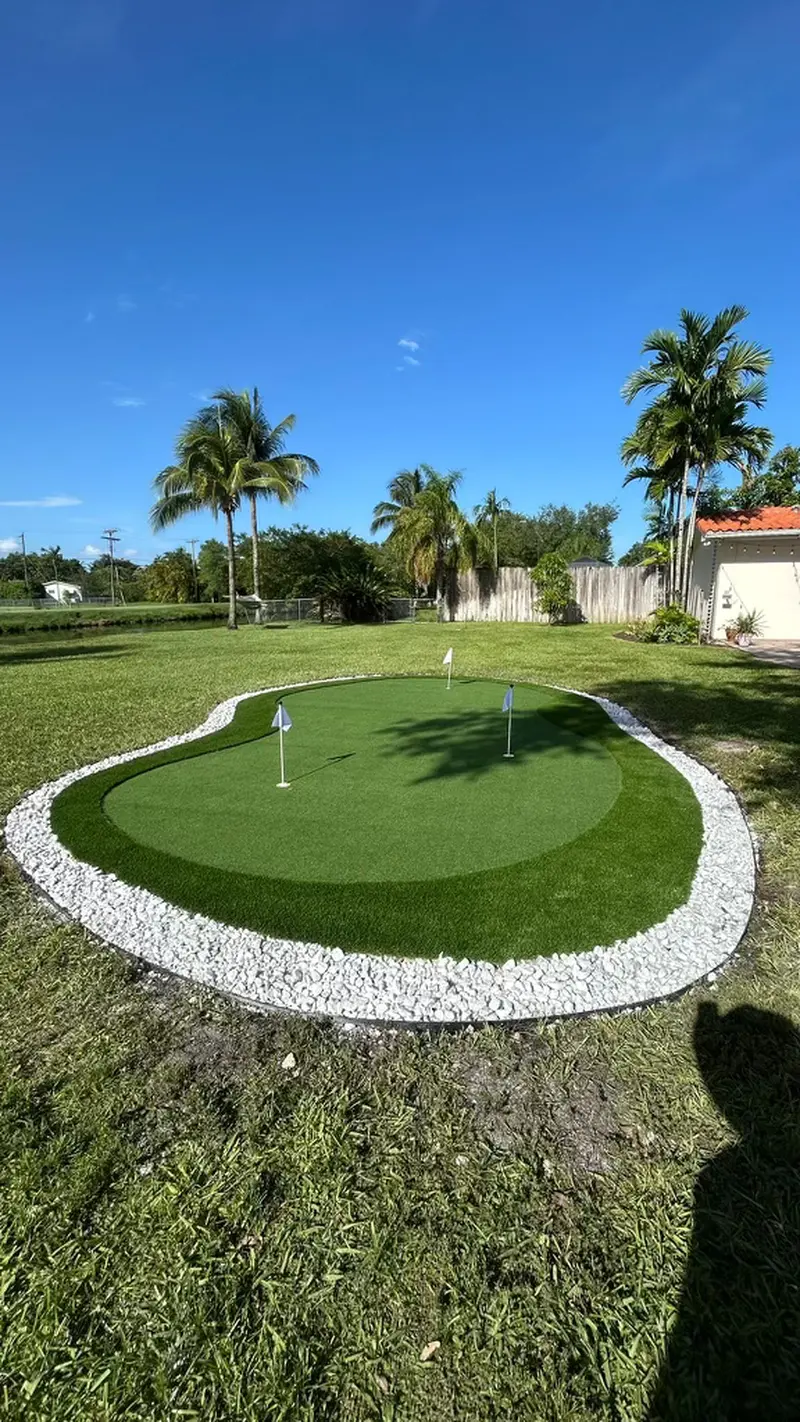 Finished: oval island putting green in South Florida, photo 3 of 3